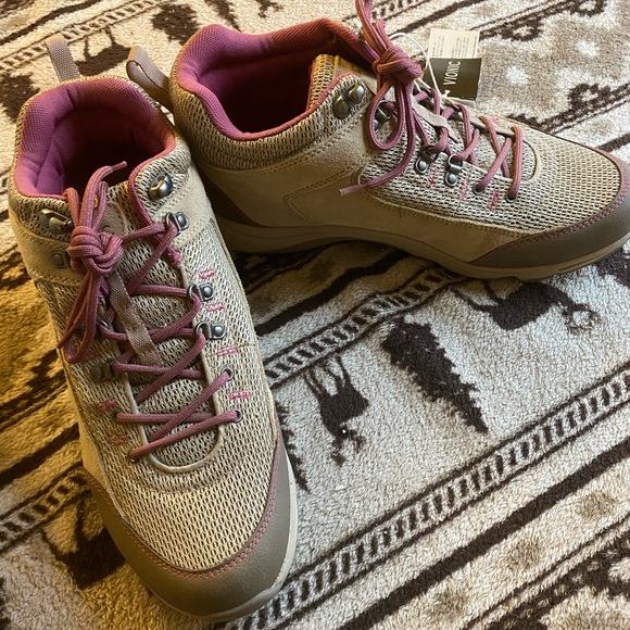 Bionic Size 11 Women’s Hiking shoe - Picture 4 of 6